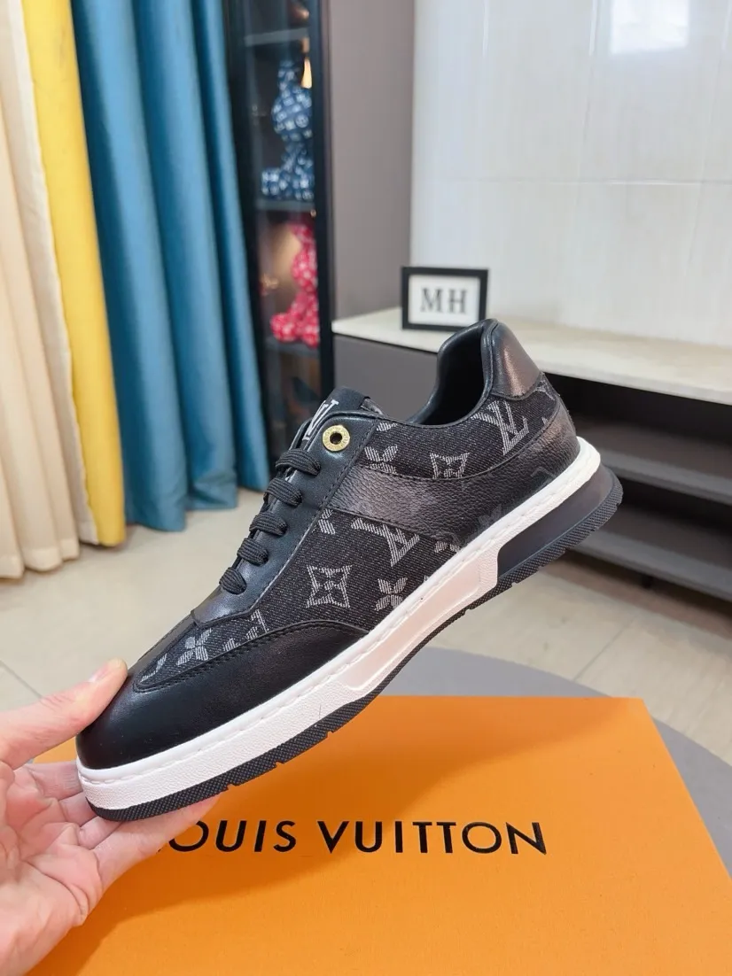 Men's shoes💰400🌹🌹[LV]🌹High-end men's shoes brand: Official website 1:1 Latest masterpiece: The upper is made of Italian imported first-layer cowhide with special materials➕Full genuine leather lining🔥, making walking more convenient and comfortable! Exclusive new style, stunning work [color]! Create a fashionable personality to set off your uniqueness! A must-have for trendy men! Classic🔥Number: 38-44